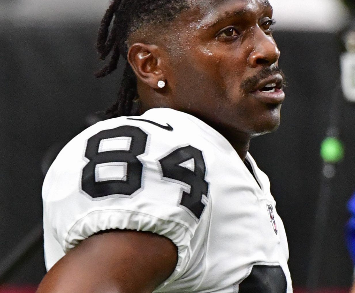 Antonio Brown asks Raiders to release him in Instagram post