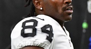 Antonio Brown asks Raiders to release him in Instagram post