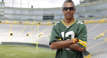 Australian fan moves to Green Bay, plans to attend every Packers and Badgers football game