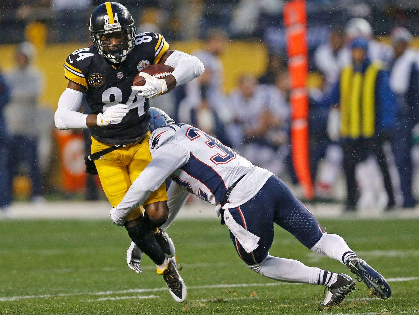 Bill Belichick compares Patriots&apos; signing of Antonio Brown with Randy Moss addition