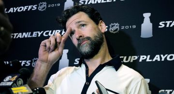 Carolina&apos;s Justin Williams to take a break from the NHL to start season