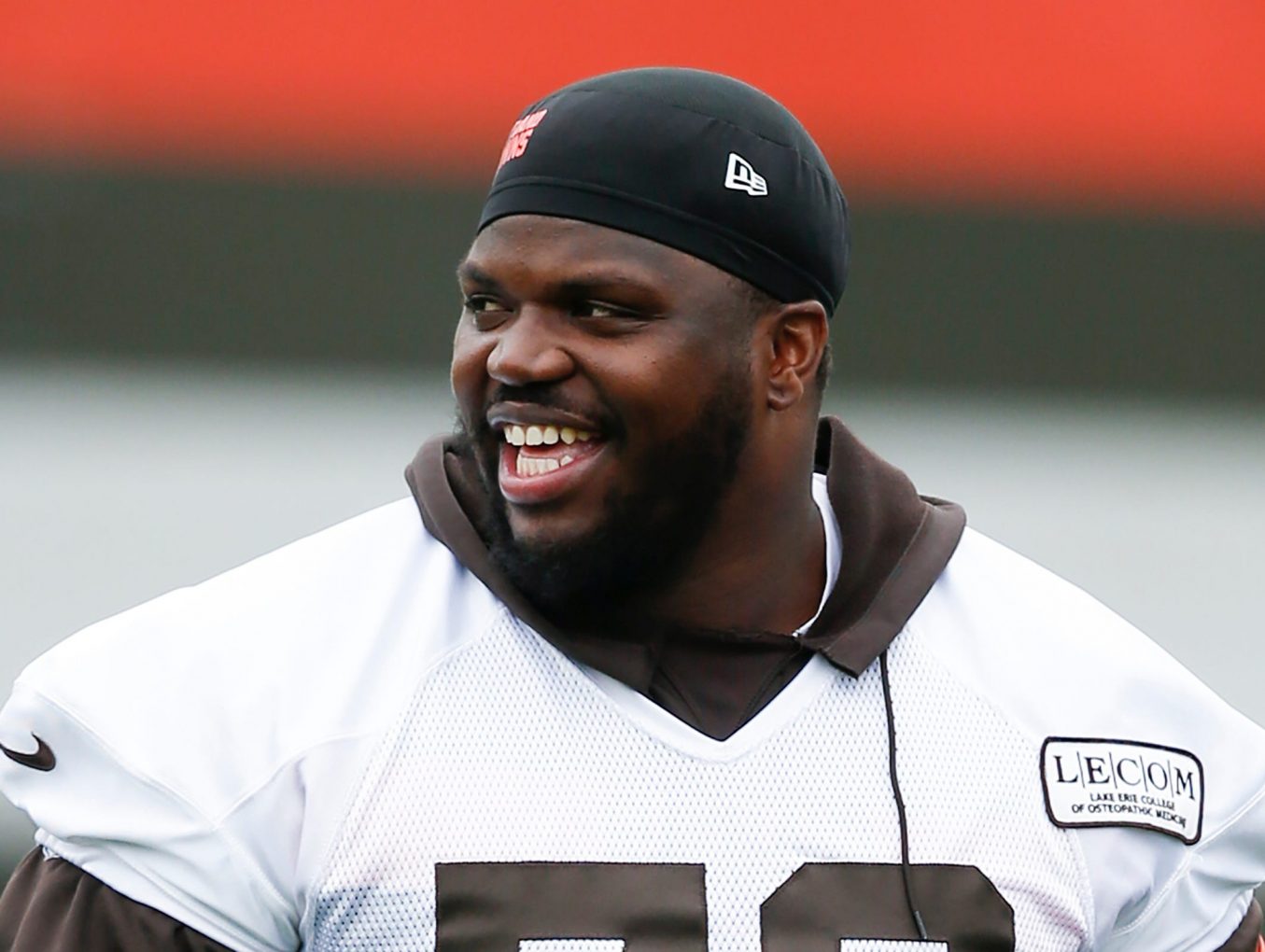 Cleveland Browns OT Greg Robinson ejected for kicking Titans player in head