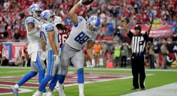 Detroit Lions&apos; T.J. Hockenson sets NFL record in debut