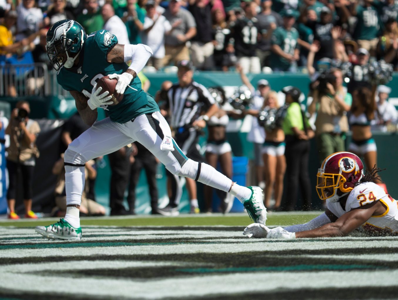 Eagles start slow, turn to DeSean Jackson to blow away Redskins