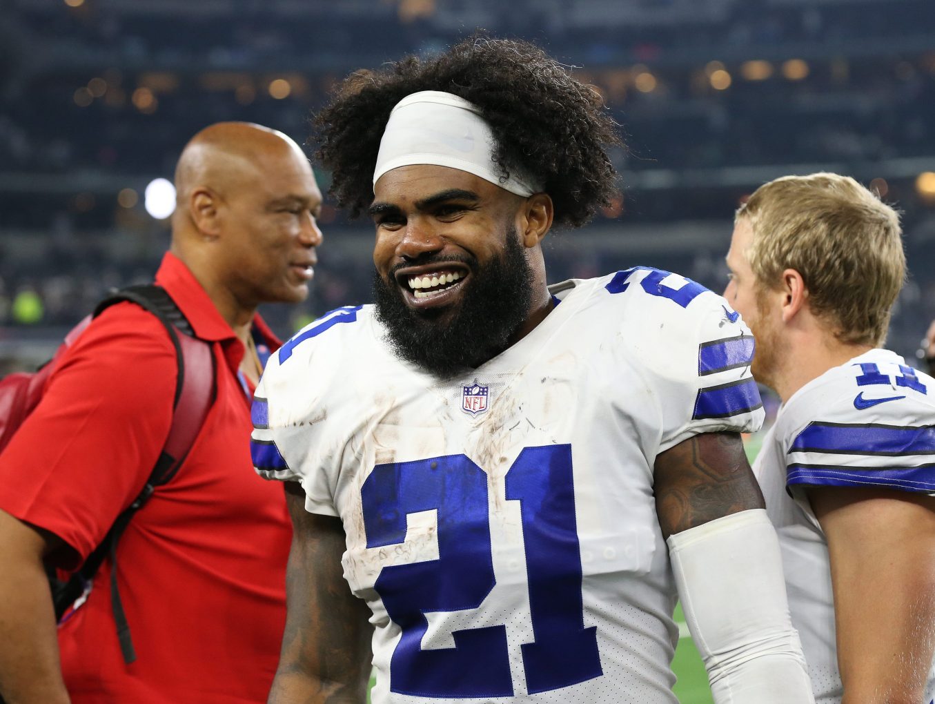 Ezekiel Elliott reaches six-year, $90 million deal with Cowboys to end holdout