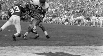 Greatest college football player of all-time: Voting continues! Dorsett, O.J., Payton up this week