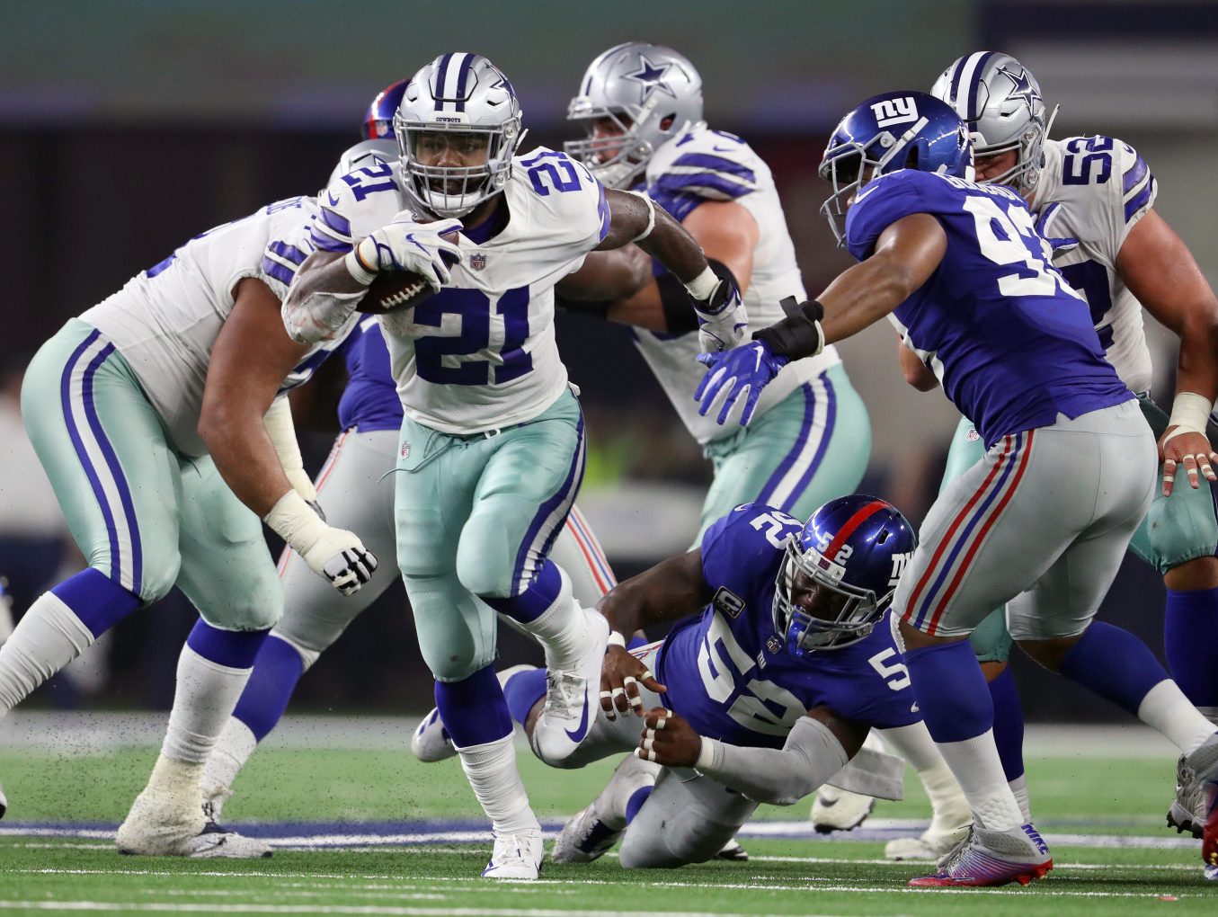 How Cowboys are preparing for Ezekiel Elliott&apos;s potential Week 1 absence vs. Giants