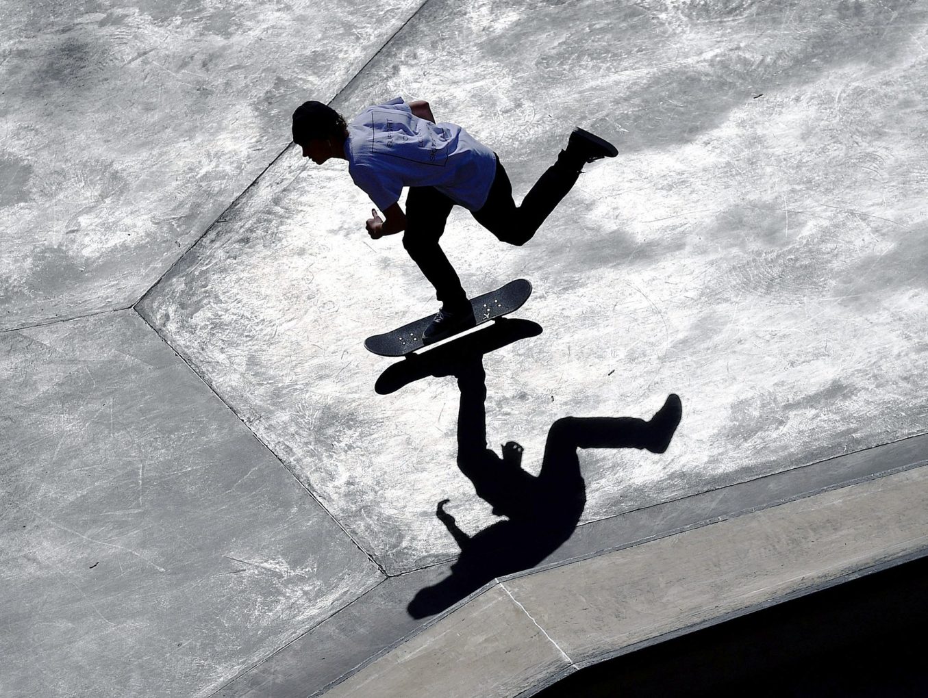 How to Rip a Crazy Skateboard Loop With Physics