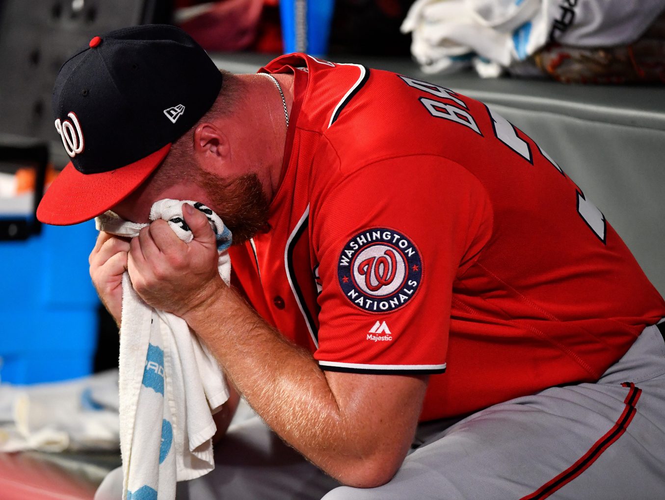 Nationals pitcher breaks down crying after making major league comeback