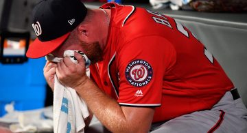 Nationals pitcher breaks down crying after making major league comeback