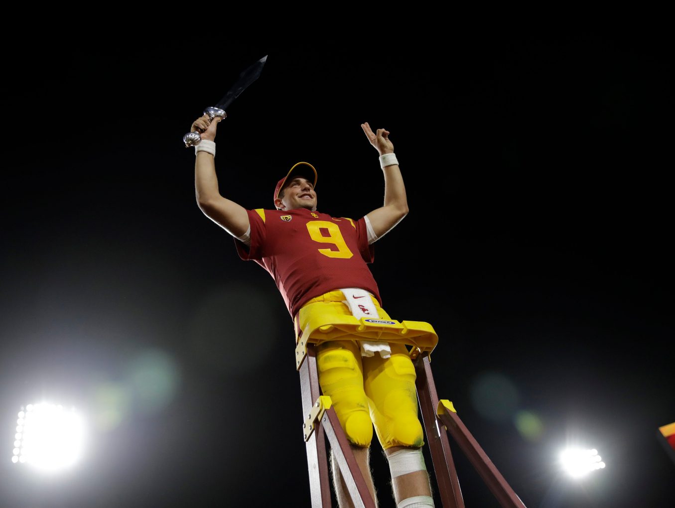 Opinion: Freshman QB Kedon Slovis makes it easy to get caught up in fun of USC&apos;s offense