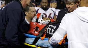 Raiders CB Gareon Conley taken off field on stretcher after neck injury vs. Broncos