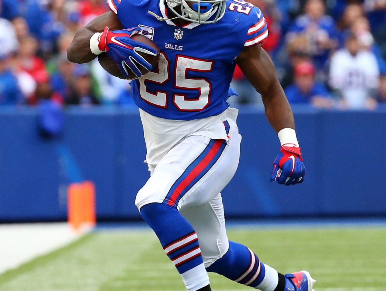 Reports: LeSean McCoy to sign with Chiefs after being cut by Bills