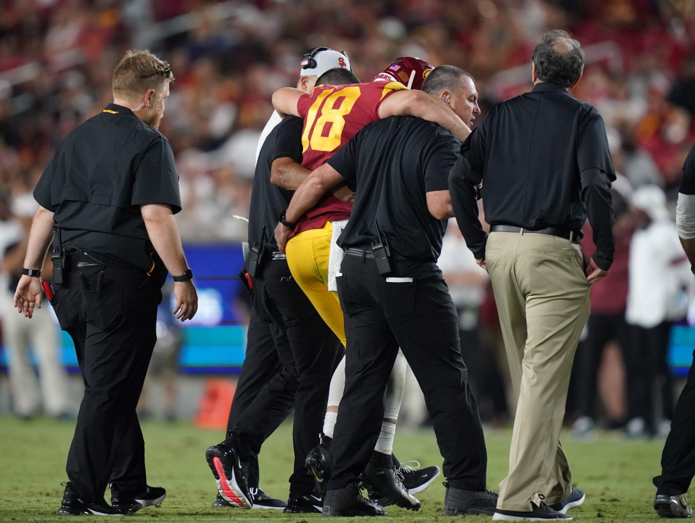 USC starting quarterback JT Daniels out for the season with knee injury